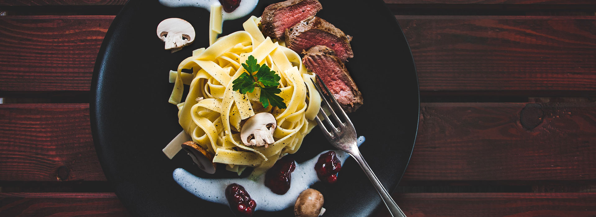 Rehmedallions mit Tagiatelle