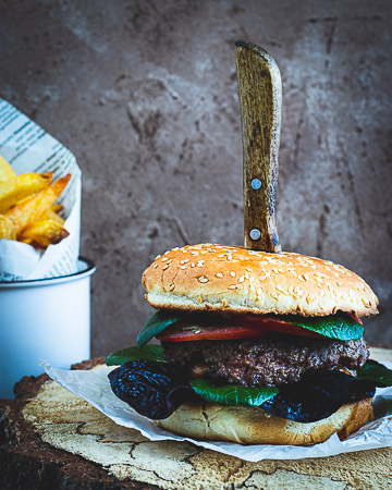 Stuffed Chili-Cheese-Burger