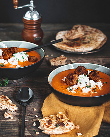 Tomatensuppe mit Hackbällchen